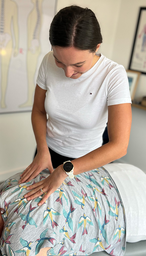 Tamaryn Schafer Chiropractor Chichester Headshot, Tamaryn Schafer, Chiropractic, Chiropractor, Chiro, click, adjust, back pain, neck pain, headaches, sciatica, lower back, Tight, Tension, Muscles, Sore, Chiropractor in Chichester, hip pain, shoulder pain, muscle tension, sports injury, pain, headaches, grind, ache, sharp, stabbing, burning, chichester, west sussex, hampshire, fishbourne, arundel, emsworth, midhurst, bognor, hampshire, hayling, havant