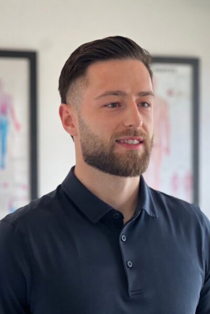 TeTerry Brigale, Chiropractor in chichester, west sussex, back pain, neck pain, headaches, migraines, sciatica, shoulder, pain, click, crack, pop, chiro, help, sussex, arundel, emsworth, fontwell, hampshire, havant, fishbourne, west bourne, posture