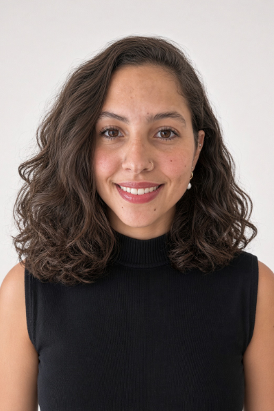 Gabi Mendes Chiropractor in Chichester Headshot 400 600